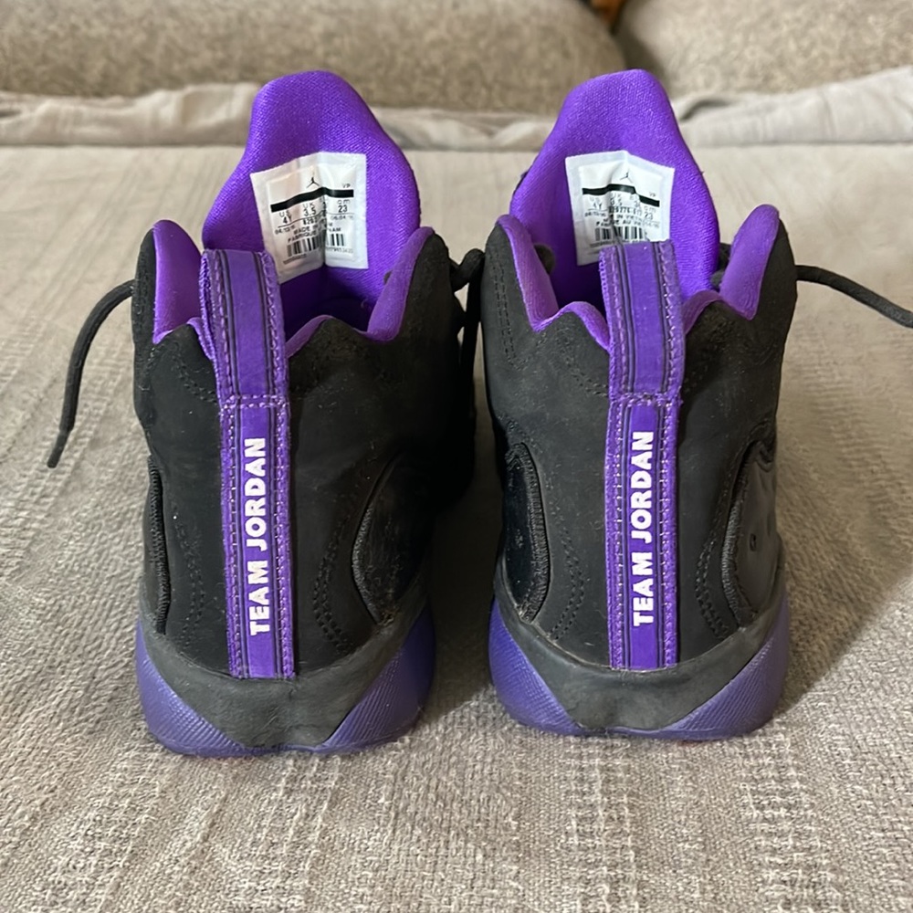 Jumpman Team 2 Jordans - Picture 5 of 6